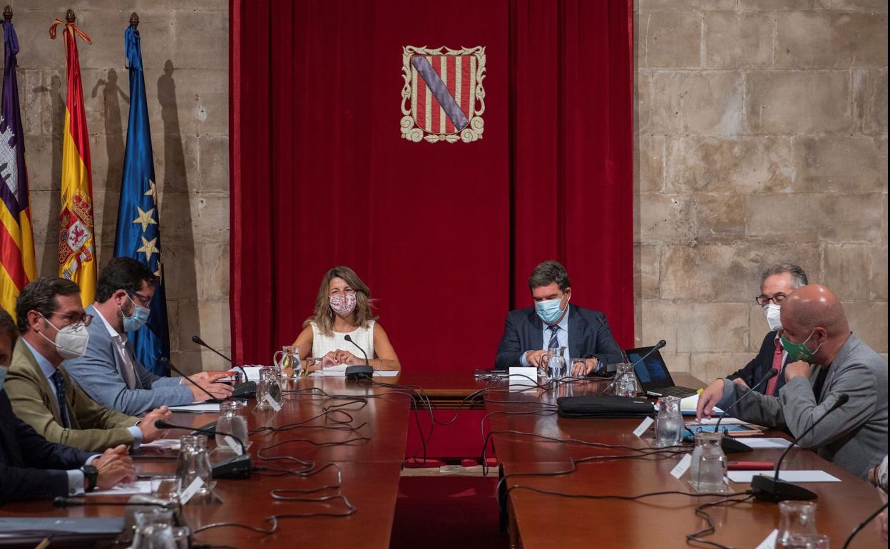 Reunión de Gobierno y agentes sociales en las negociaciones de septiembre.