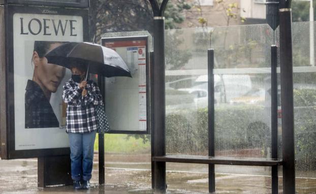 La ciudad de Valencia registra lluvia desde mediodía y la temperatura máxima más baja de los últimos 10 años