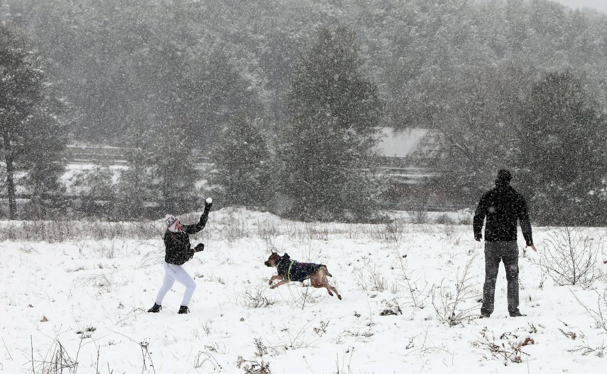 Nieve en Requena, uno de los municipios sin clases. 