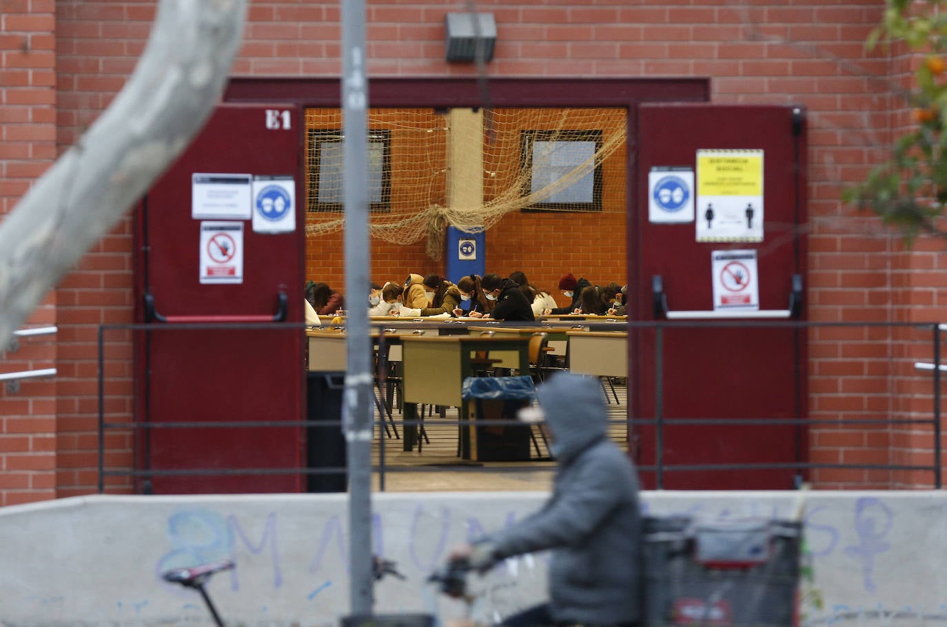 Empiezan los exámenes presenciales en la Universitat de València