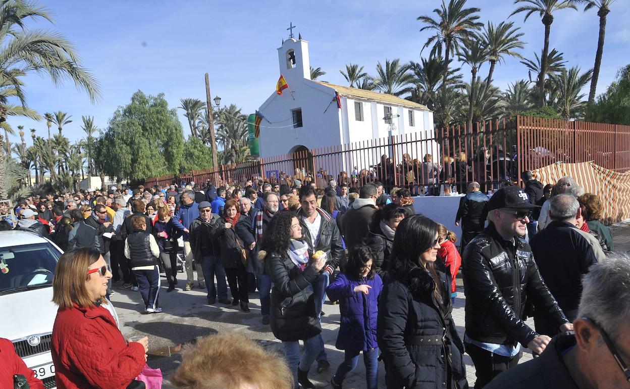 Imagen de archivo de la romería ilicitana, que no se celebrará este 2021. 