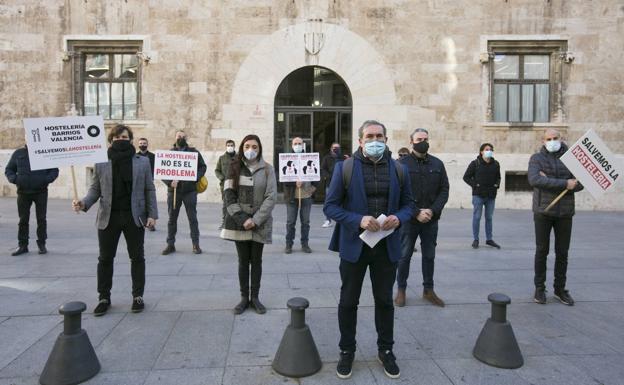 El cierre de la hostelería a las 17 horas desploma su facturación un 80%