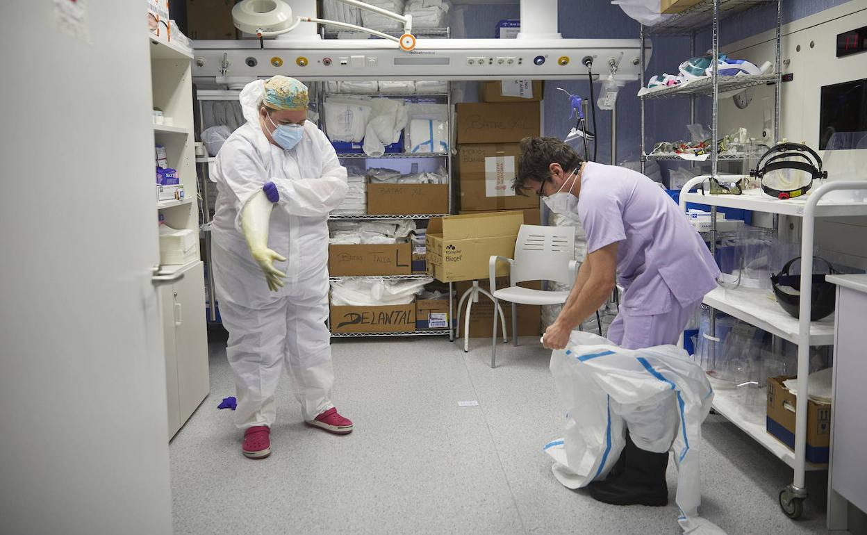 Personal de la UCI del Hospital Arnau de Vilanova.