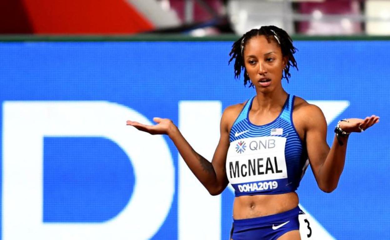 Brianna McNeal, en el Mundial de Doha 2019. 