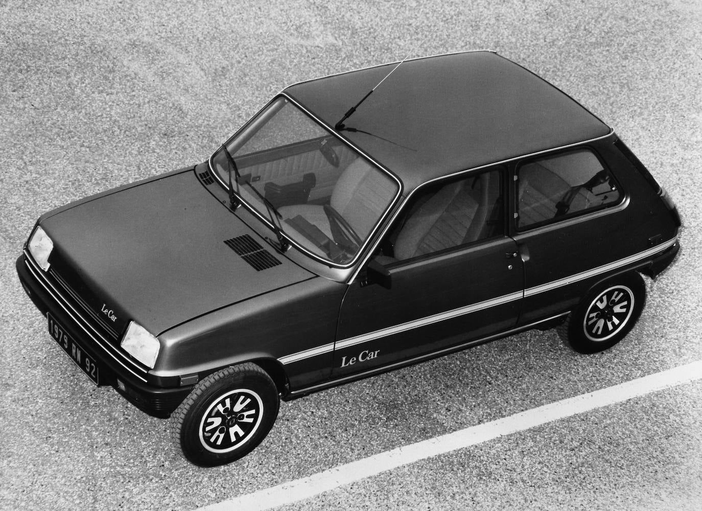 Imagen clásica del renault 5, un mito de la automoción. 