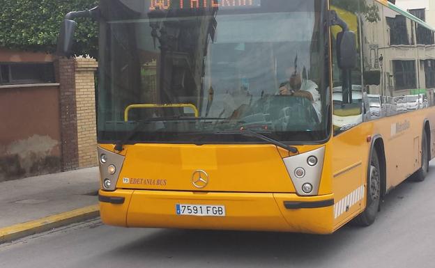 Una nueva línea de autobús unirá Valencia y Port Saplaya y aumentará la frecuencia de paso a 30 minuto