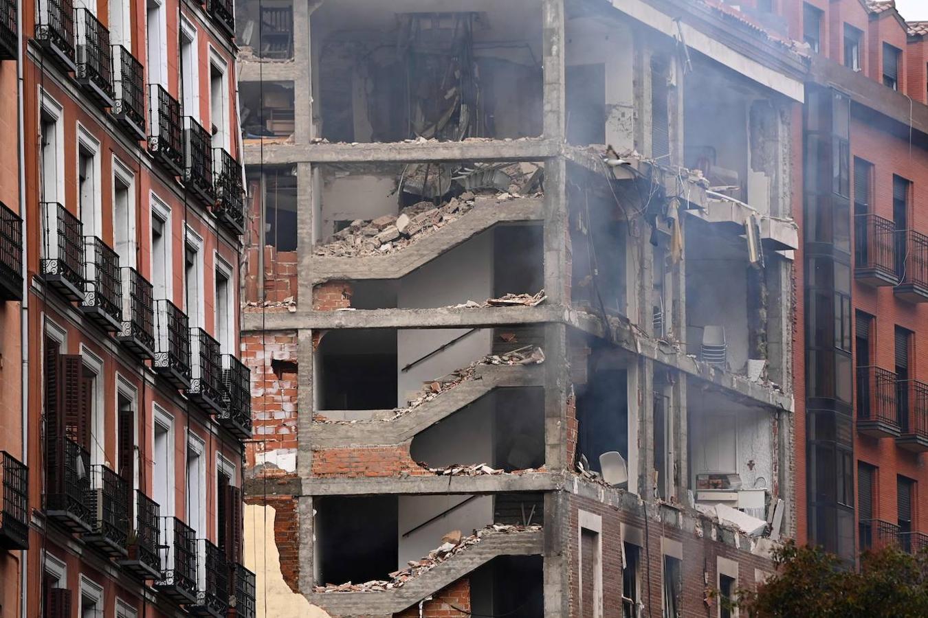 El edificio dañado después de que una fuerte explosión sacudiera el edificio