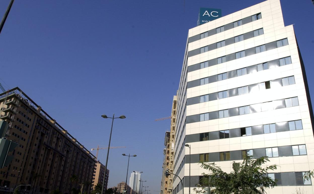 Hotel en la avenida de Francia, en Valencia. 