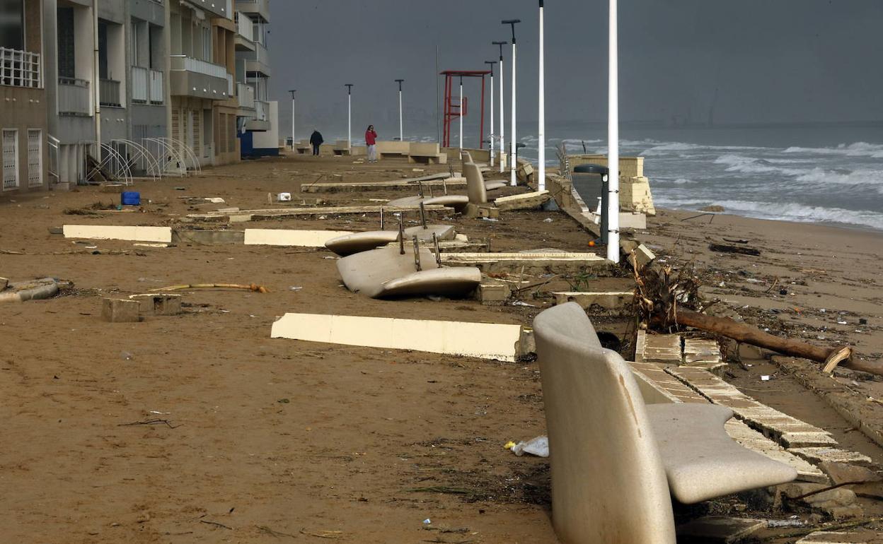 La borrasca Gloria en enero de 2020 arrasó el paseo marítimo de Bellreguard. 