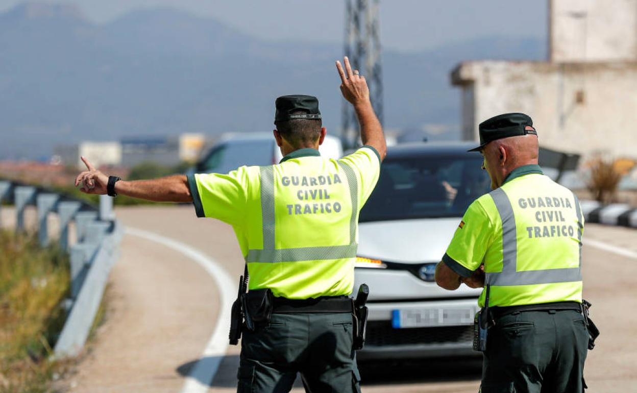 Control de la Guardia Civil de Tráfico.