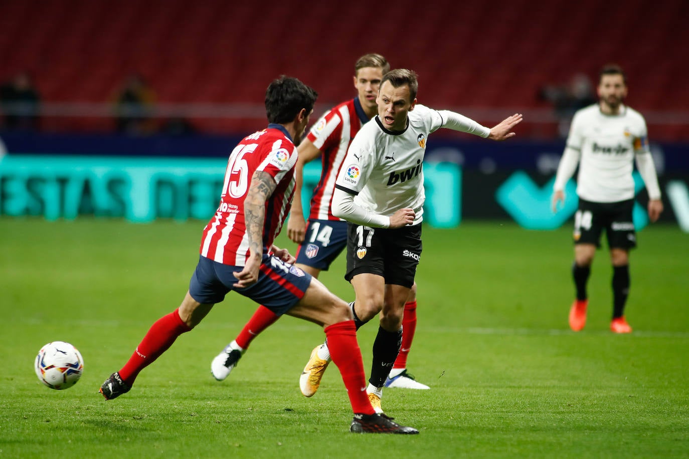 Partido bronco en el Wanda Metropolitano.