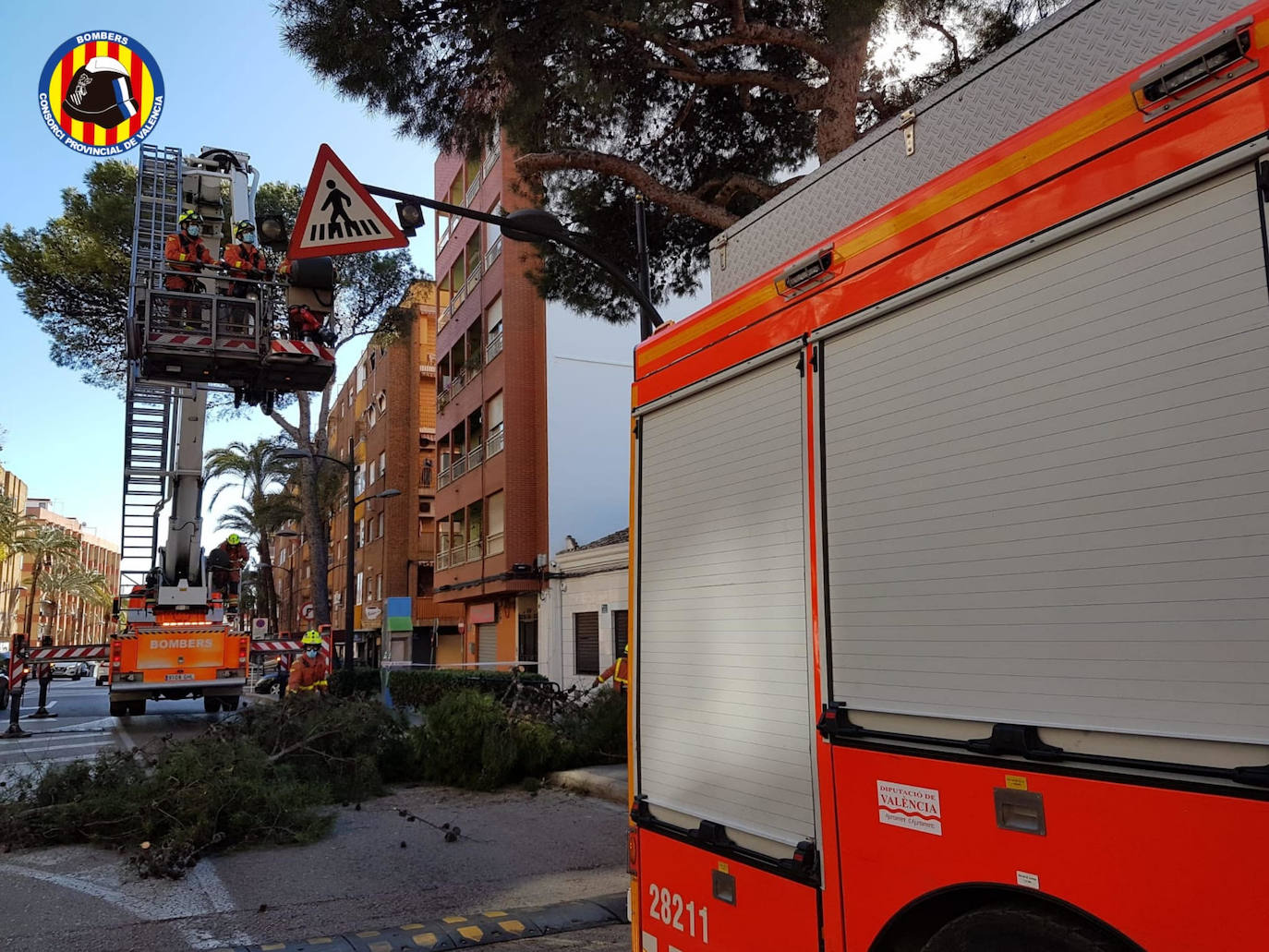 La borrasca deja rachas de hasta 100 km/h en el interior de la provincia de Valencia.