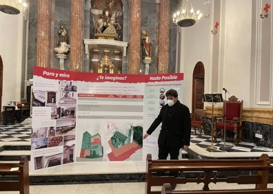 Imagen secundaria 1 - El complejo eclesiástico que tapa la capilla de la comunión y el párroco que explica las diferentes fases de rehabilitación. 