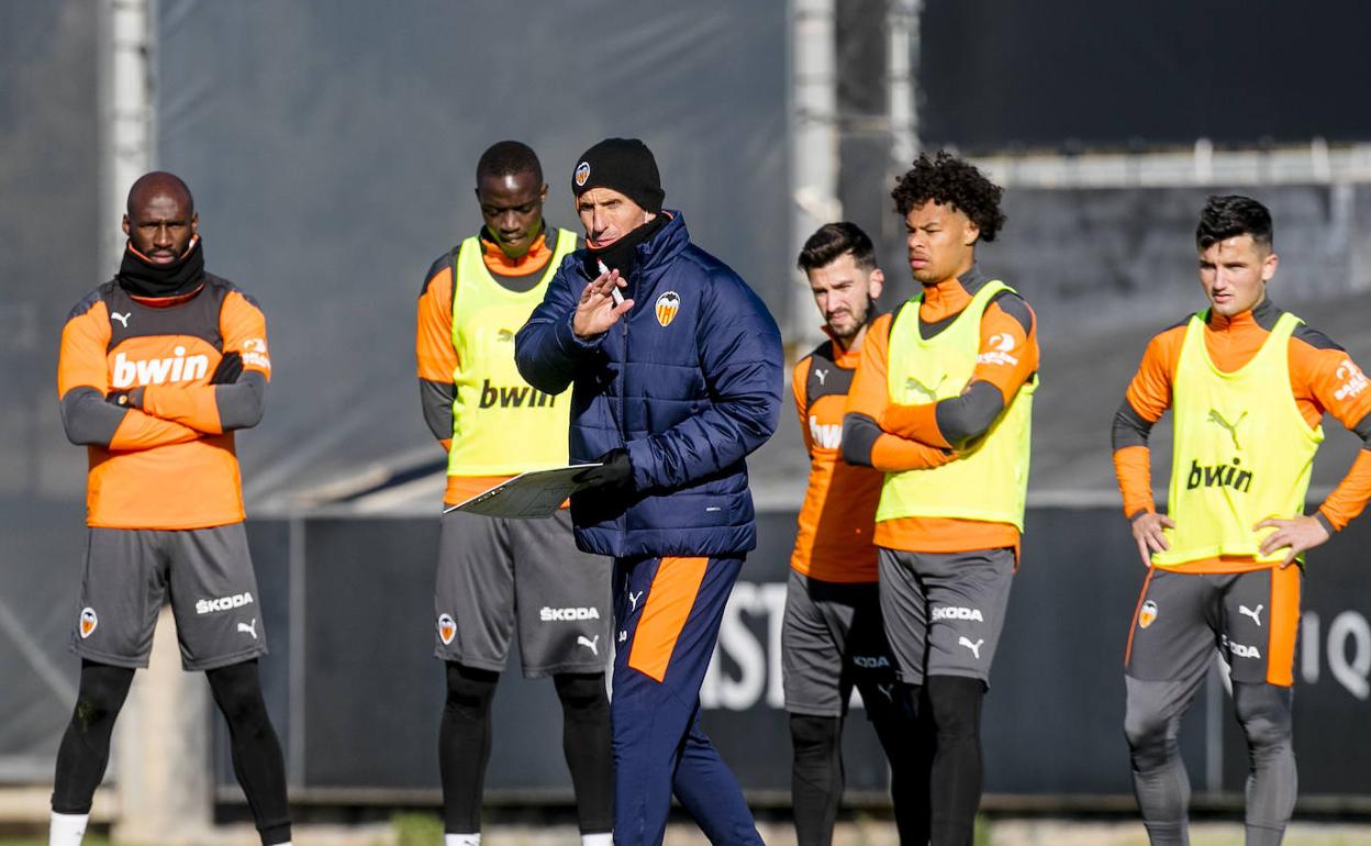 Fichajes en el Valencia CF | Gracia, con o sin fichajes: «Mi intención es terminar la temporada»