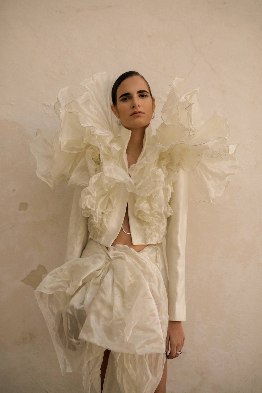 Seis semanas después de su primer encuentro digitalizado, la pasarela parisina reabre sus puertas en un encuentro virtual donde más de 70 marcas presentan hasta el próximo domingo sus propuestas para hombre para la temporada otoño-invierno 2021/2022 en una plataforma de vídeos en línea.