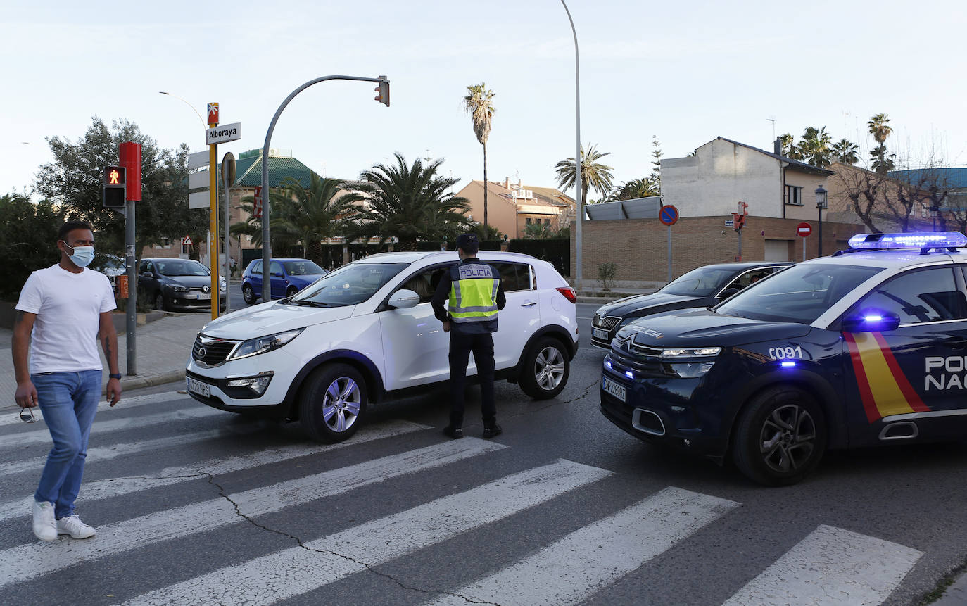 El cierre perimetral de Valencia ha estado blindado por controles policiales durante todo el fin de semana.