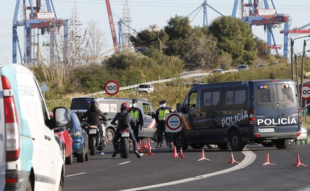 Control policial en Valencia. 