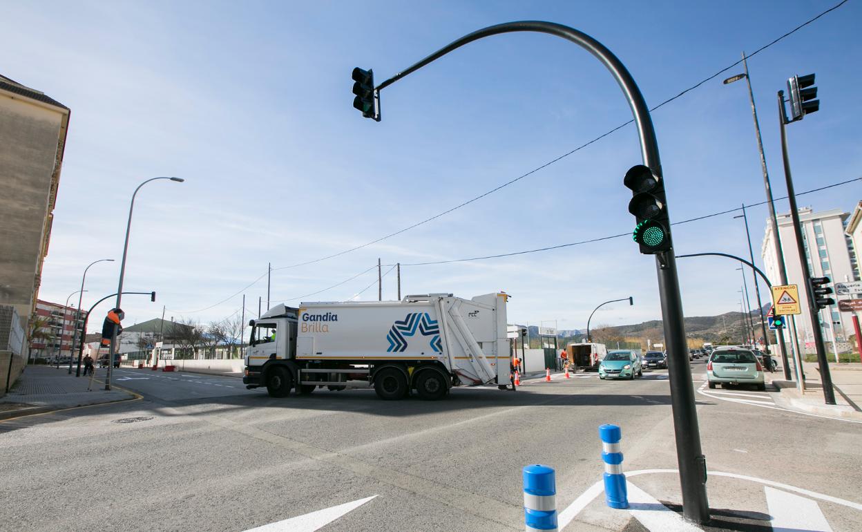 Semáforos instalados en las calles de Santa Maria, en el Grau de Gandia. 