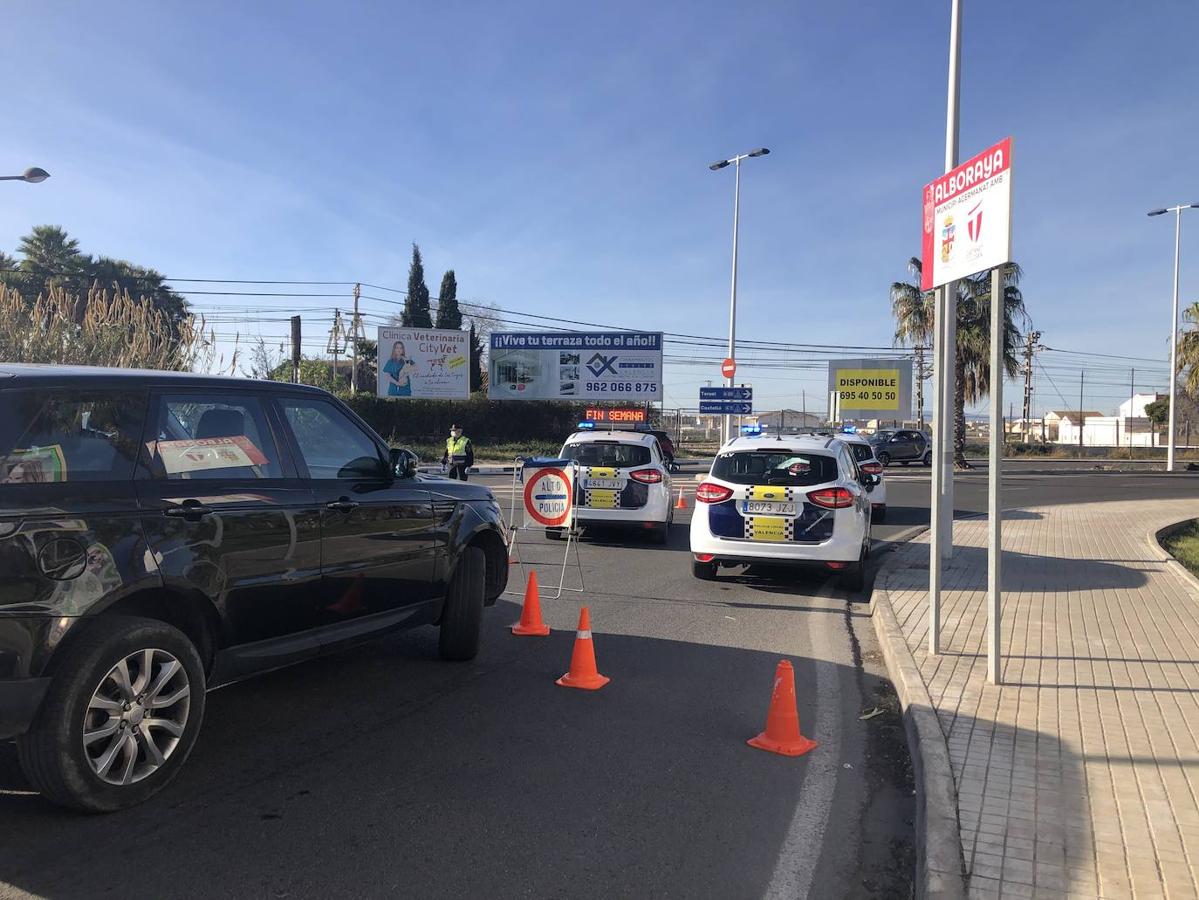 Fotos: Atascos en Valencia antes del cierre perimetral de la ciudad