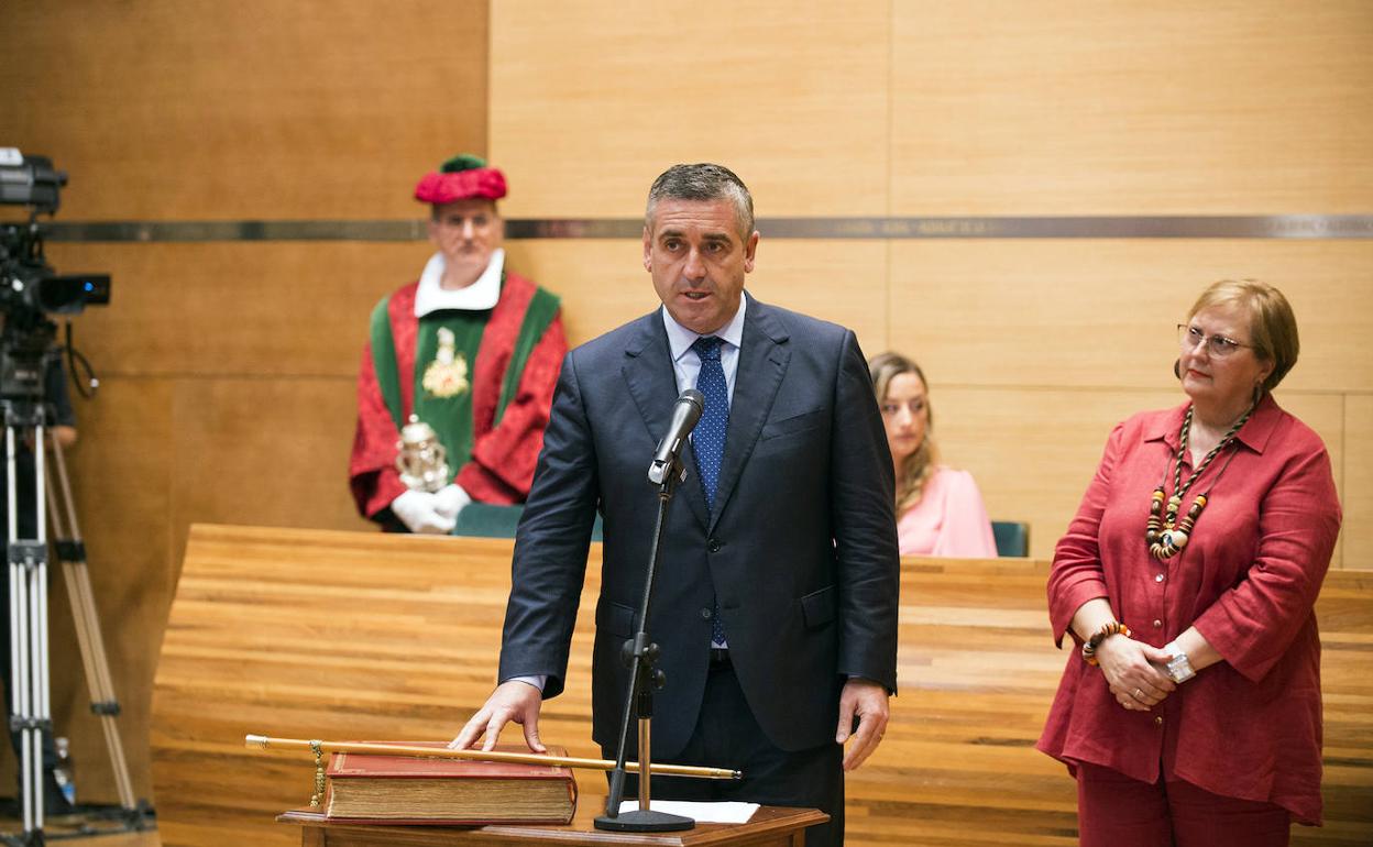 Carlos Gil, durante su toma de posesión.