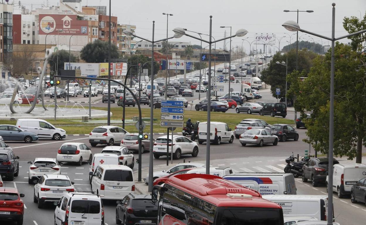 Atasco a la salida de Valencia registrado en el segundo viernes de cierre perimetral