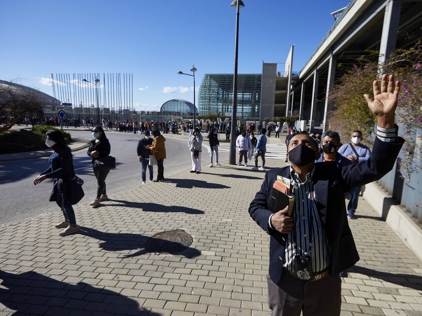 Fotos: Miles de ecuatorianos acuden a votar en Feria Valencia