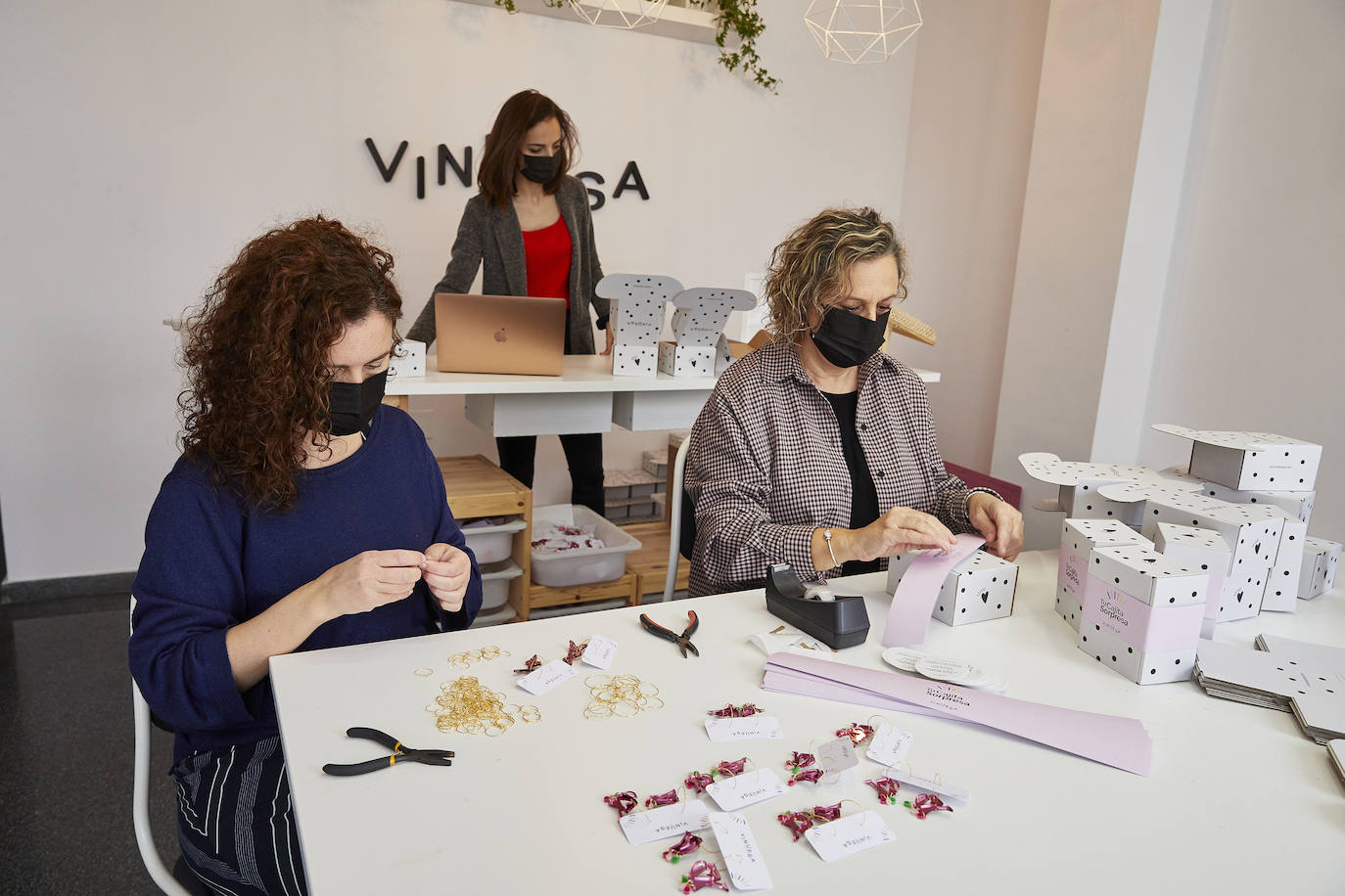 Elaboración de piezas en la joyería Vinuesa.