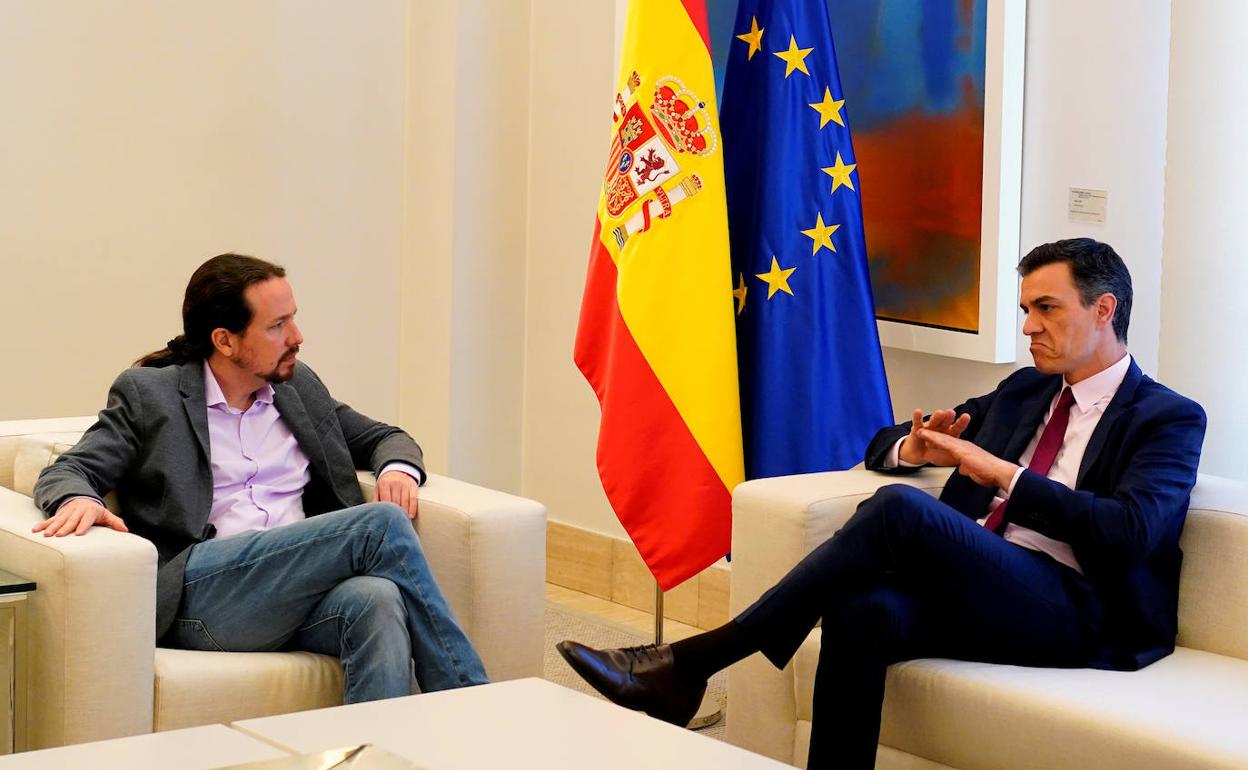 Pablo Iglesias y Pedro Sanchez.