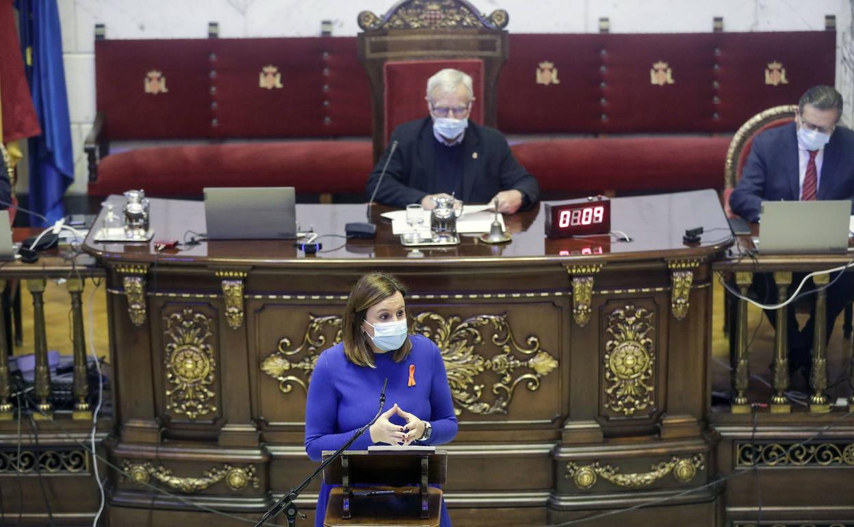 Maria José Catalá, en una intervención en el pleno municipal de Valencia. 