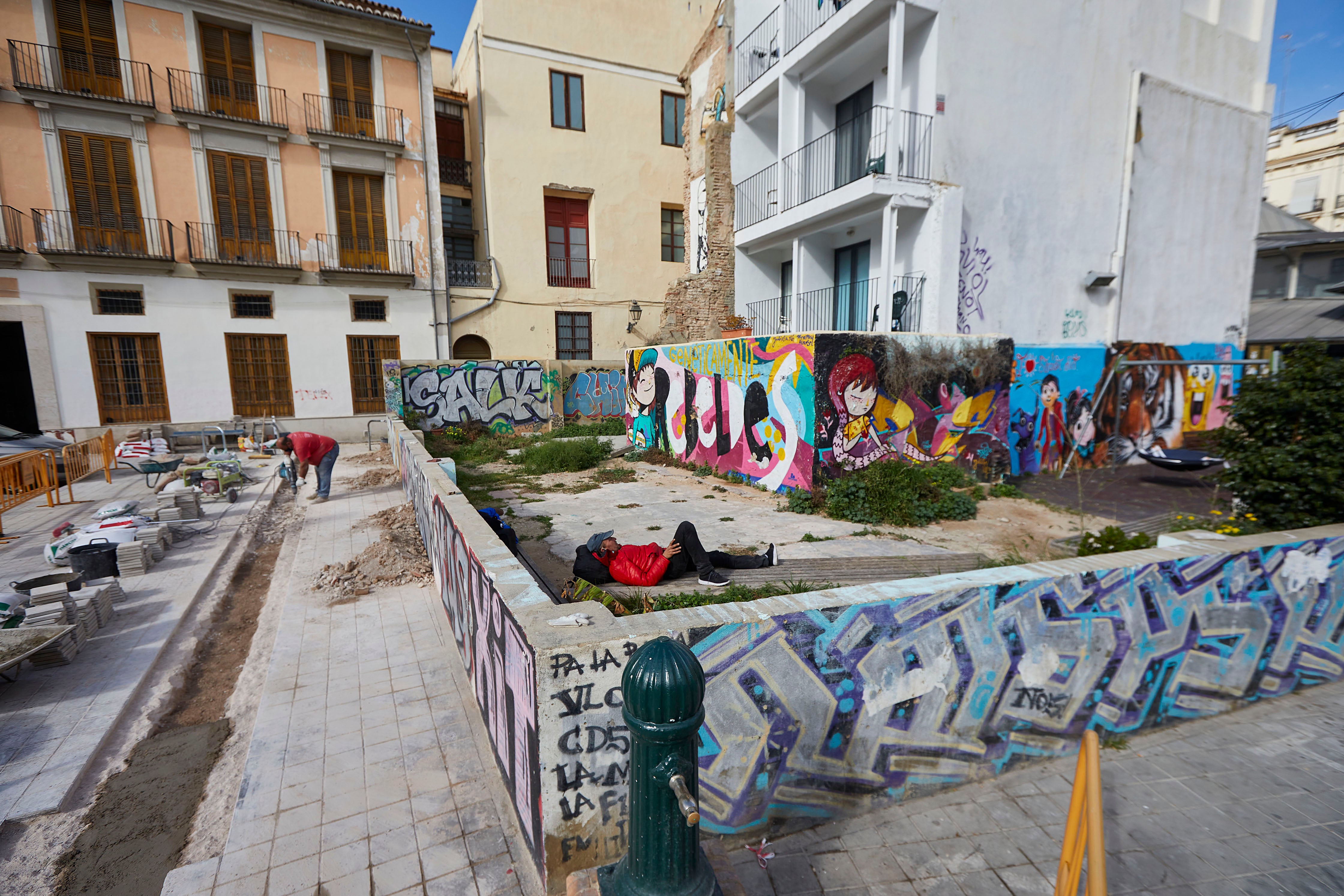 Solares en Ciutat Vella. 