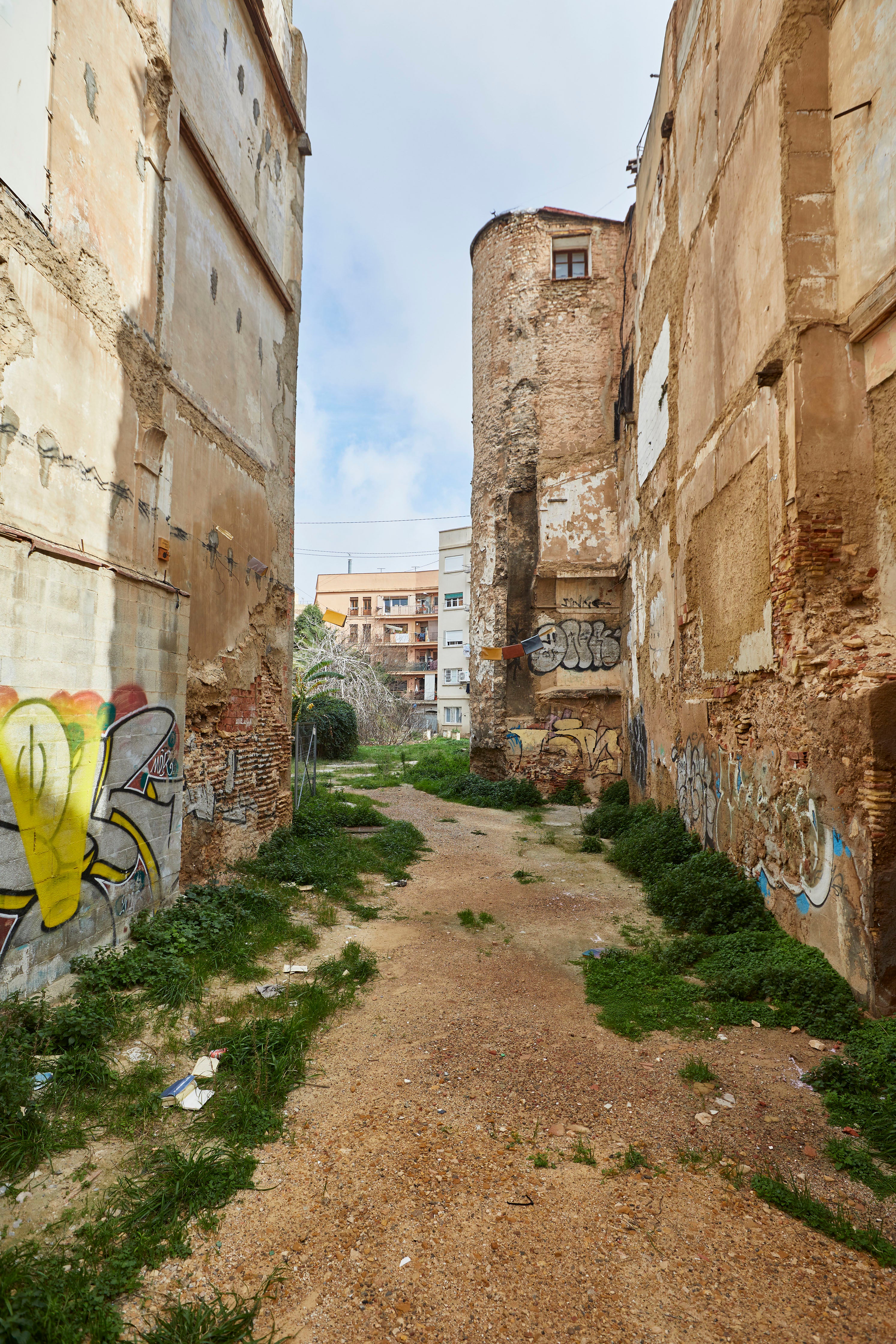 Solares en Ciutat Vella. 