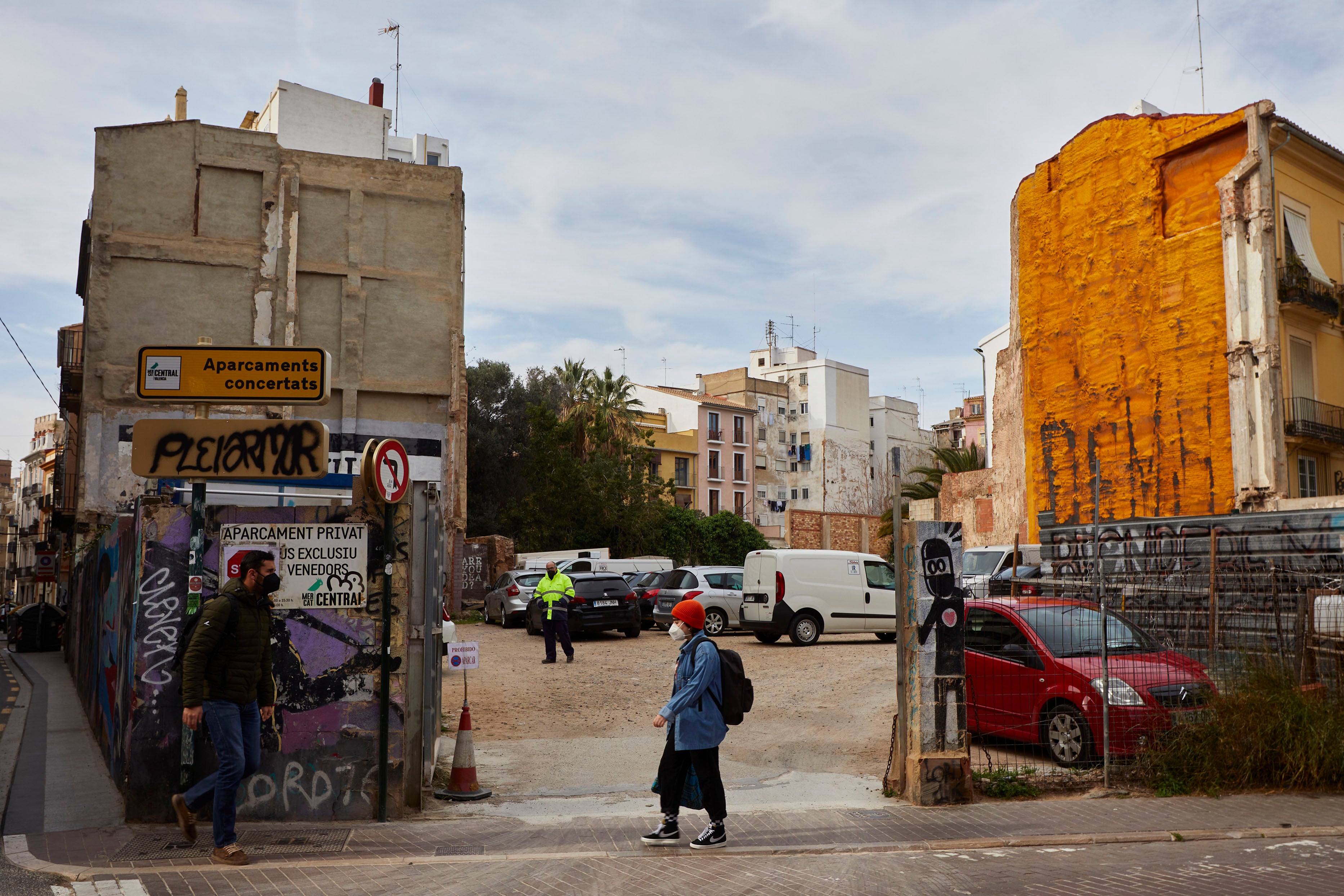 Solares en Ciutat Vella. 