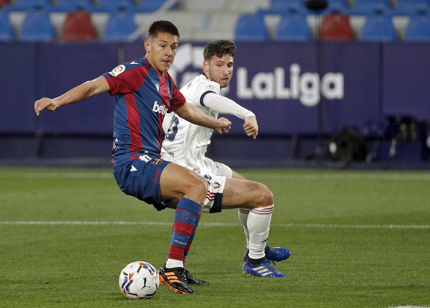 Fotos: El Levante - Osasuna, en imágenes