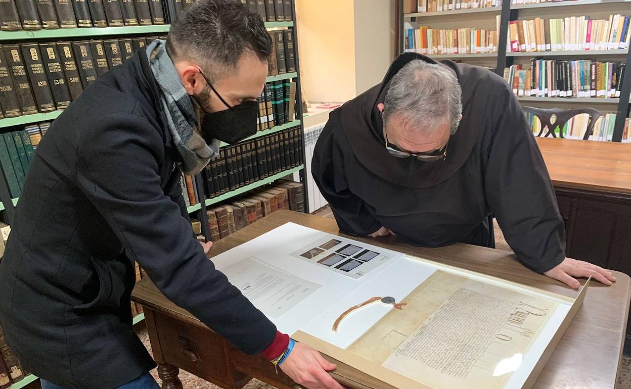 Restauran una bula papal de 1477 del Monasterio de Santo Espíritu de Gilet