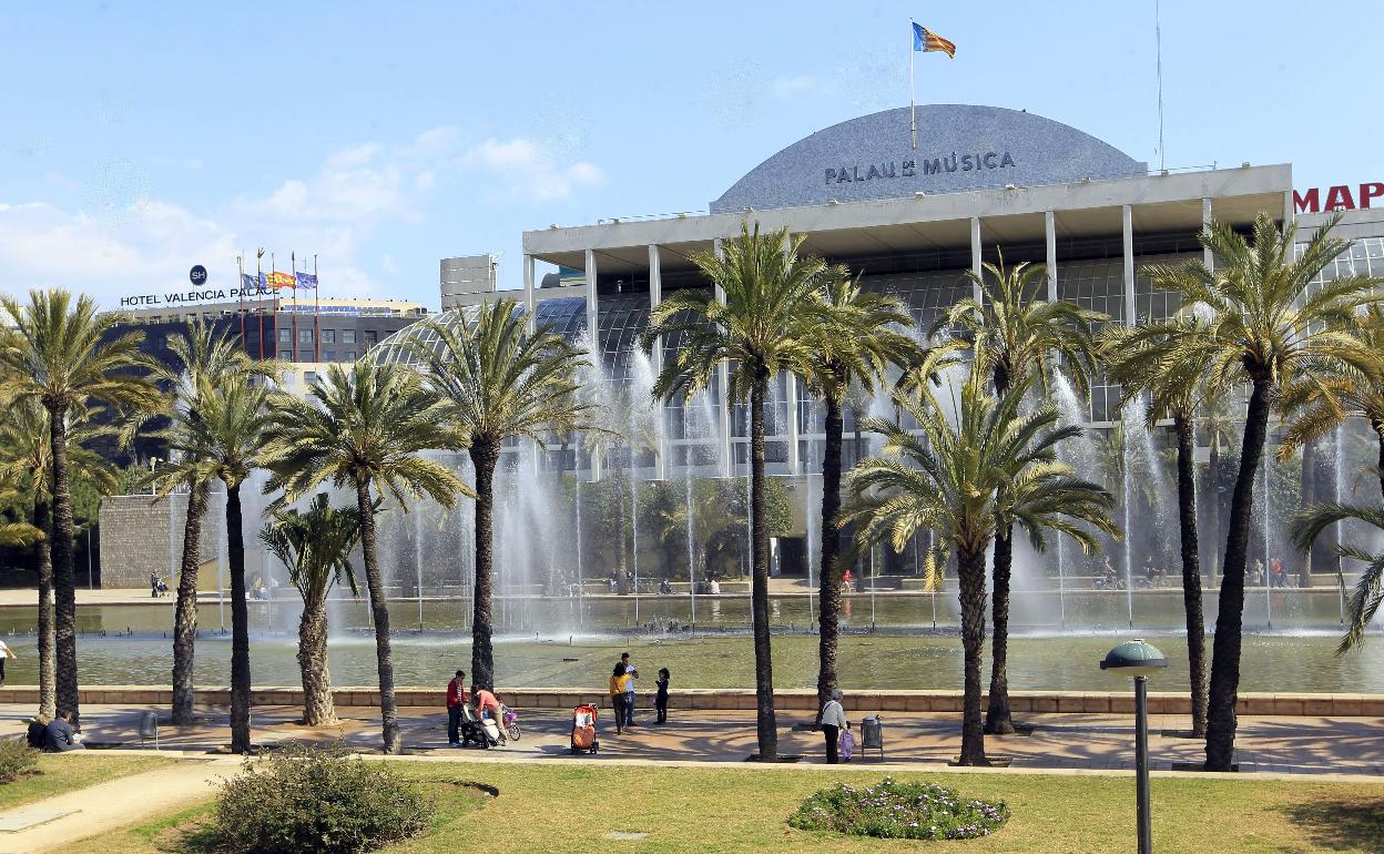  Palau dela Música, edificio que sigue cerrado. 