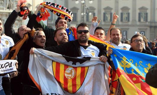Los valencianistas, en el Duomo