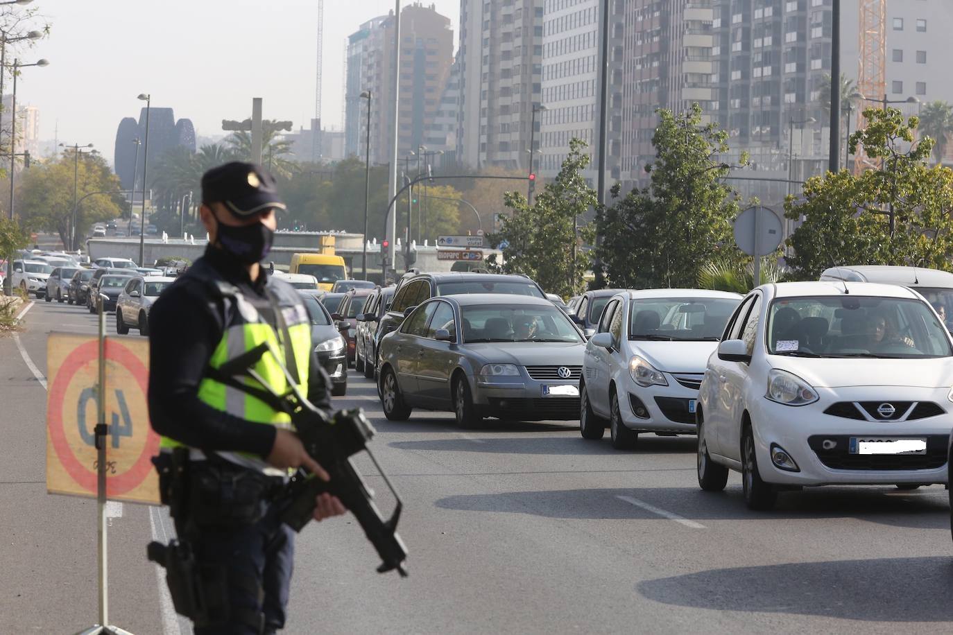 Fotos: Valencia se cierra por cuarto fin de semana consecutivo debido a las restricciones