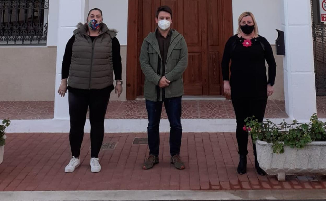 Concejalas de Beniflà y el presidente del AMPA. 