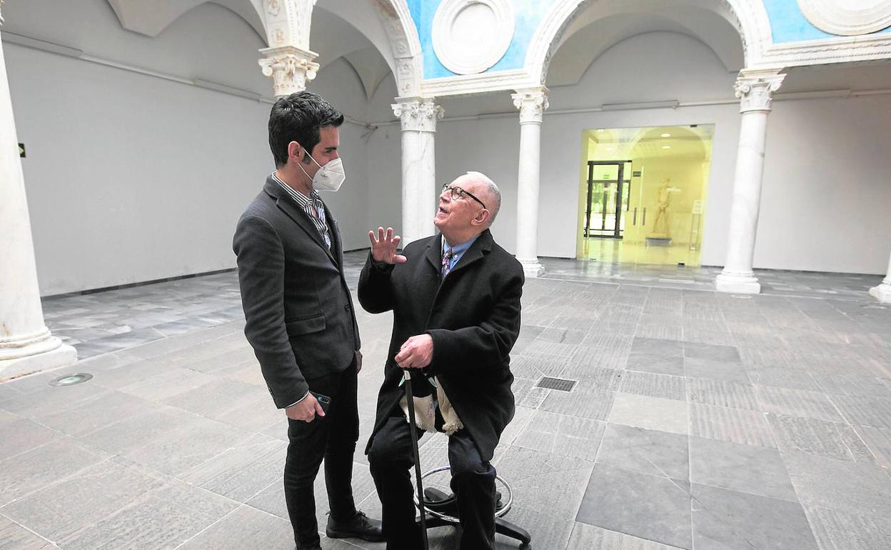 El director del Museo de Bellas Artes, Pablo González Tornel, con el nuevo presidente del patronato, Fernando Delgado. 