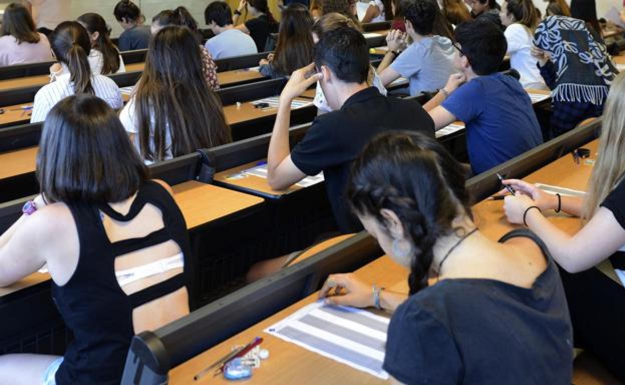 Estudiantes en una clase. 