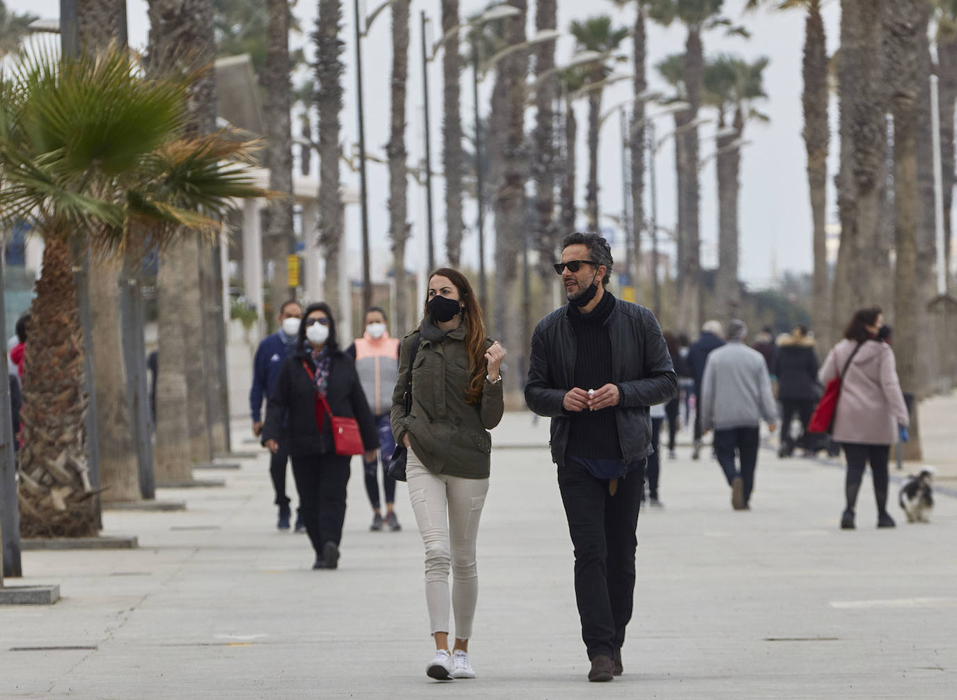 Los valencianos han vivido el último fin de semana de confinamiento perimetral. Han disfrutado de sus momentos de ocio en parques y playas. 