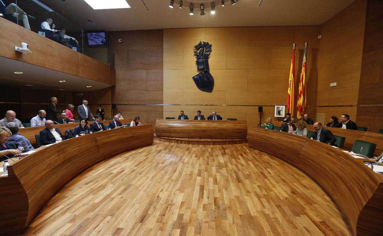 Vista panorámica de un pleno de la Diputación de Valencia presidido por Jorge Rodríguez. 