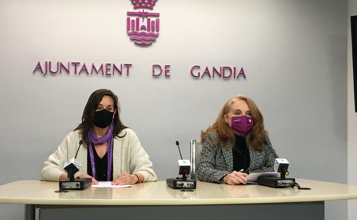 Manela Faus, directora del Cefire de Gandia, y la edil de Igualdad, Juana Navarro. 