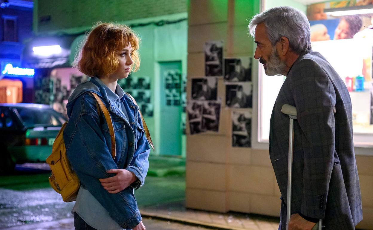 Qué pasa hoy en Cuéntame | Las fotos de María desnuda escandalizan San Genaro en 'Cuéntame'
