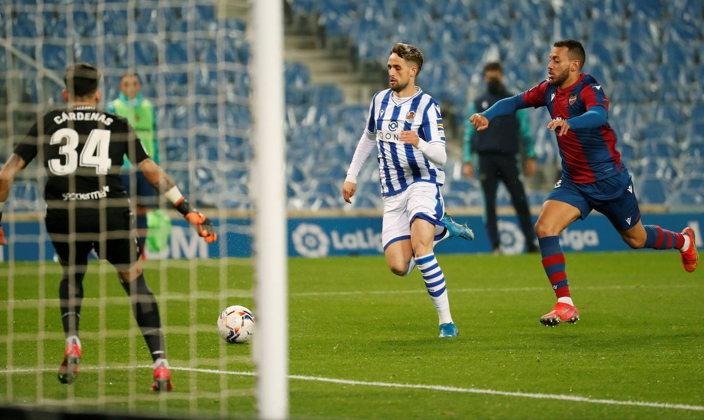 Fotos: Las mejores imágenes del Real Sociedad-Levante UD