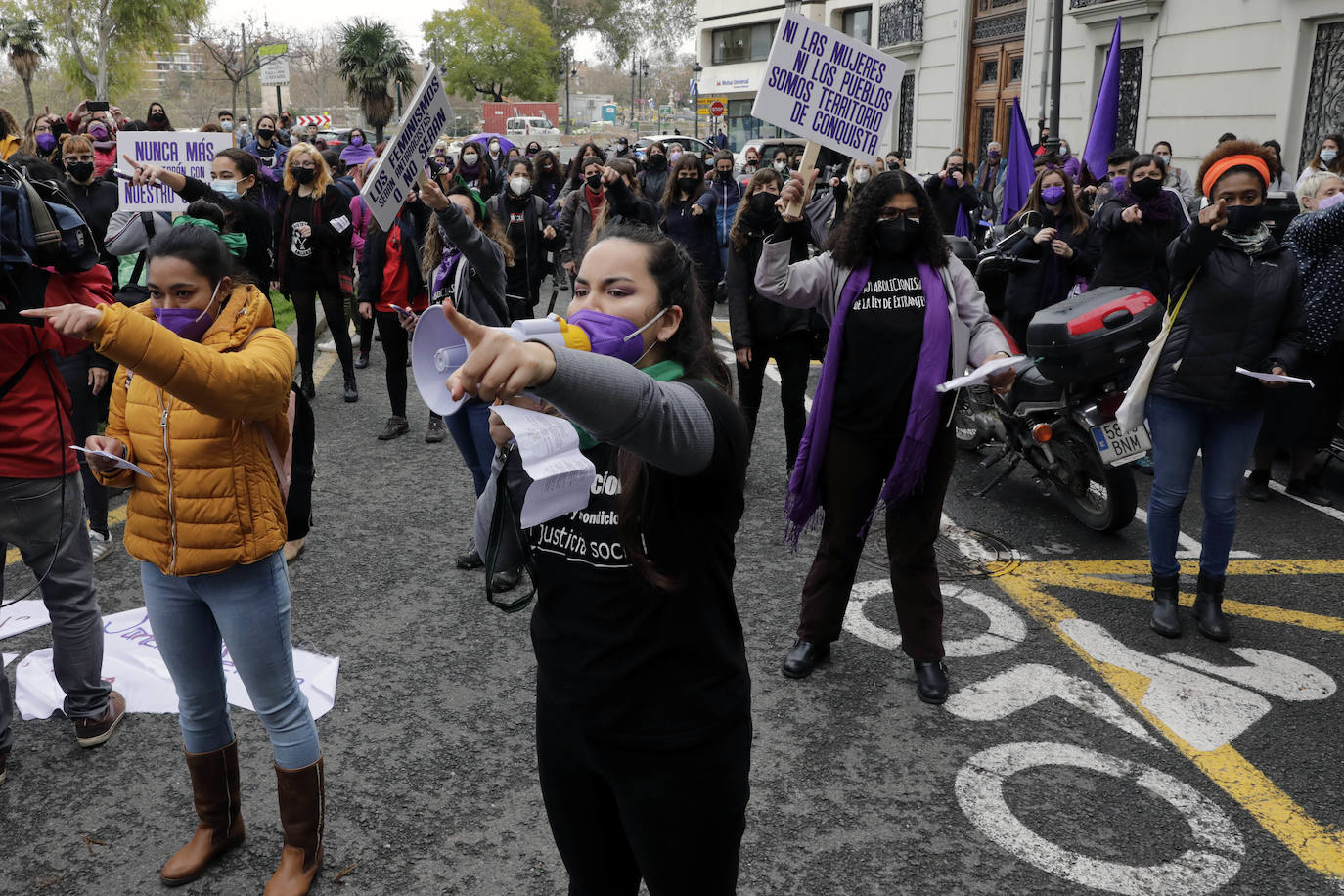 Uno de los actos en la Plaza del Ayuntamiento de Valencia