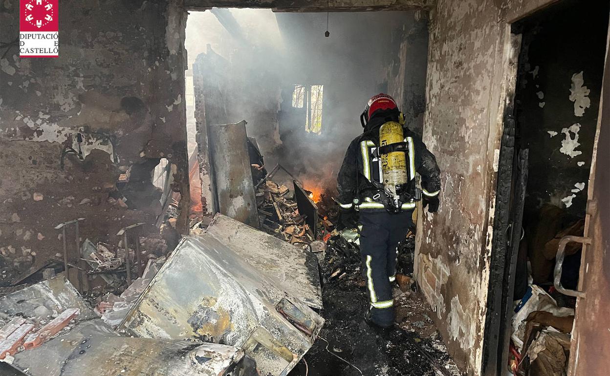 Fallece calcinado un anciano tras el incendio de una caseta en Cabanes