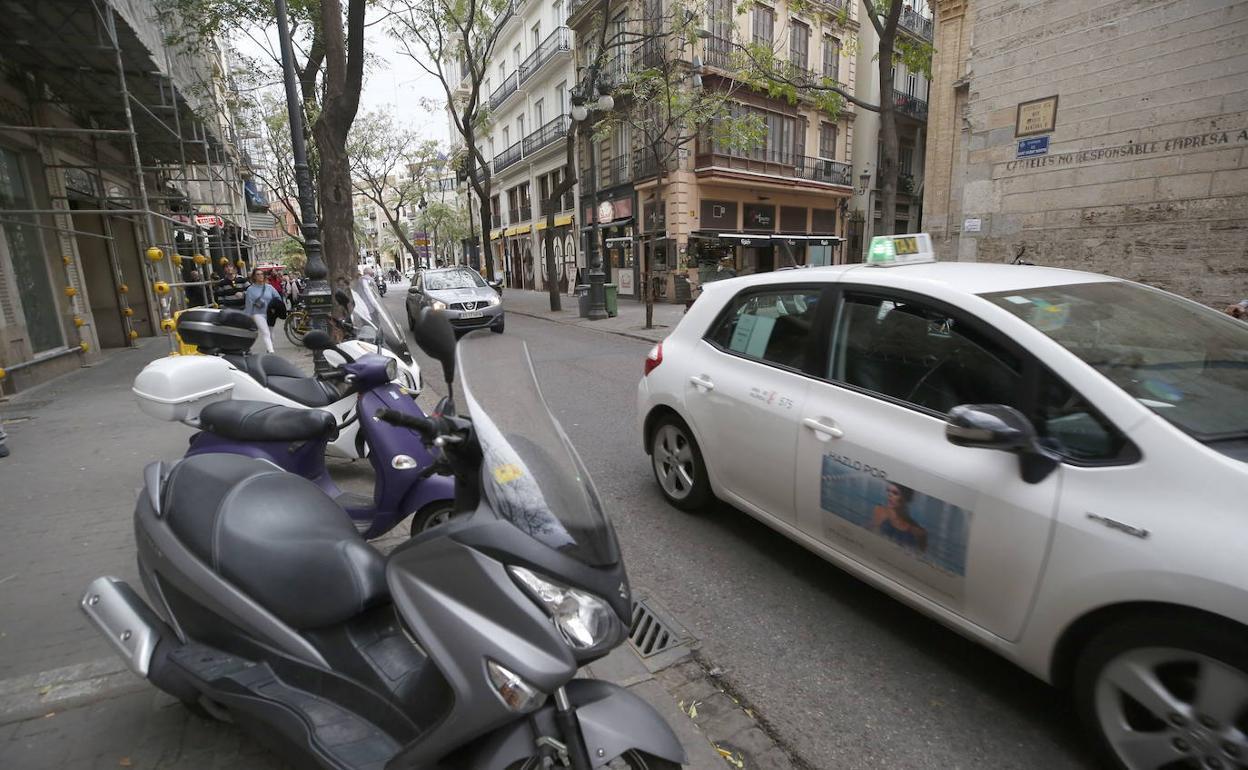 Tráfico en el centro de Valencia.