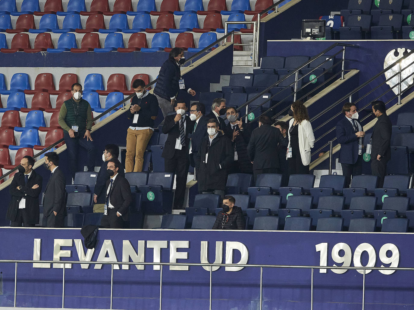 Las mejores imágenes del derbi entre el Levante UD y el Valencia CF