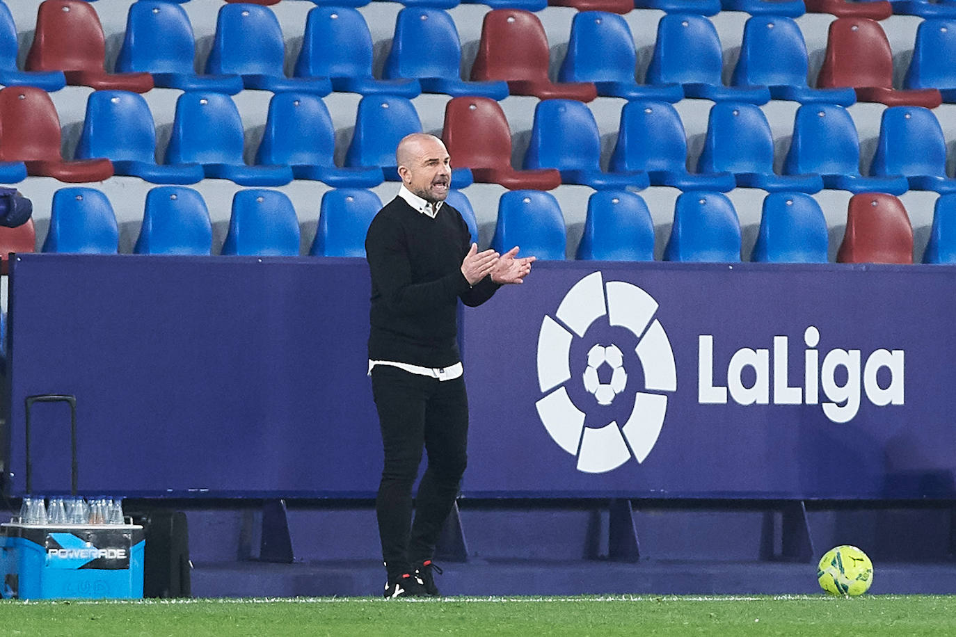 Las mejores imágenes del derbi entre el Levante UD y el Valencia CF